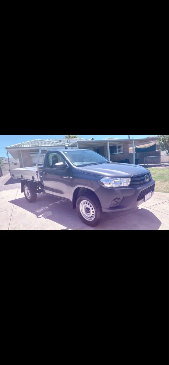 Toyota Hilux Nov 2024 2500km/ 1500 Miles 4x2 - Image 2