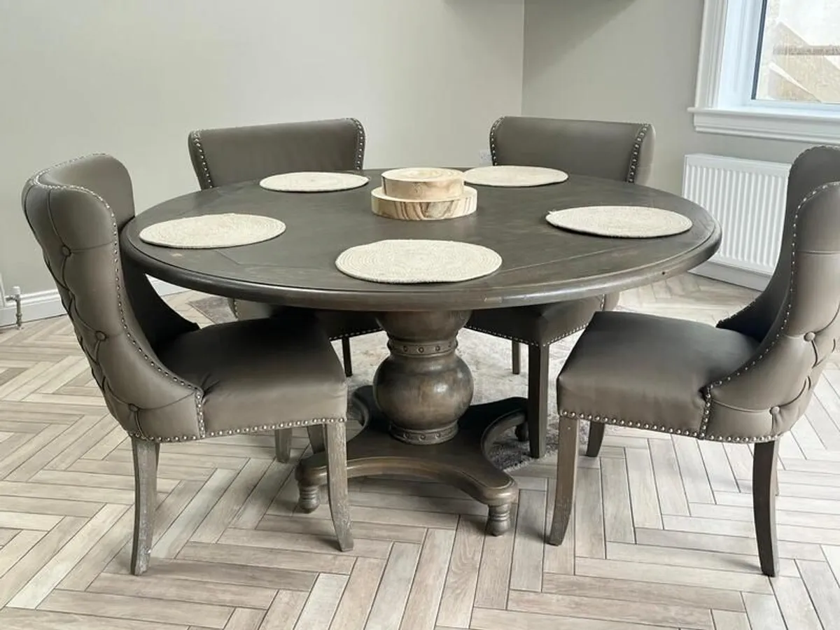 Oak table for sale - Image 1
