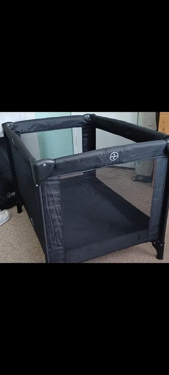 Travel cot - Image 2