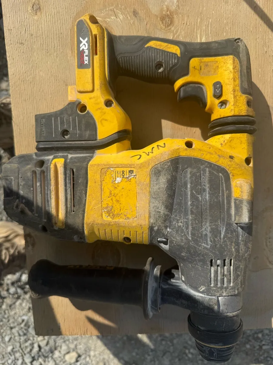 Dewalt 54V heavy duty hammer drill DCH333NT - Image 3