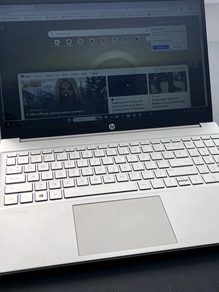 Laptop - Image 3