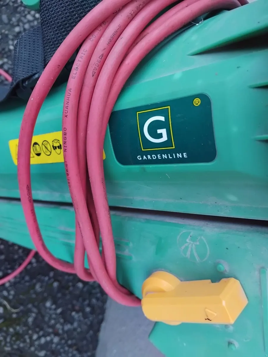 Electric leaf blower working perfect priced - Image 2