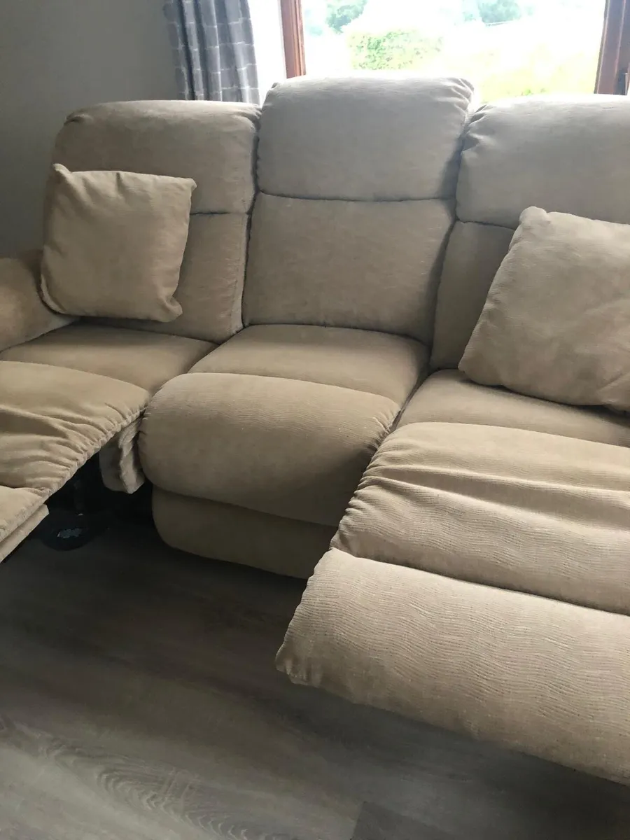 Couch - Image 4