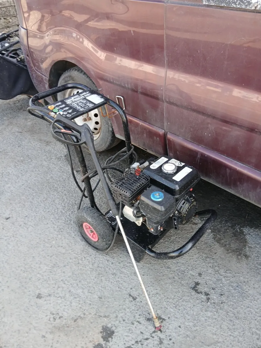 High pressure washer working 100-percent - Image 1