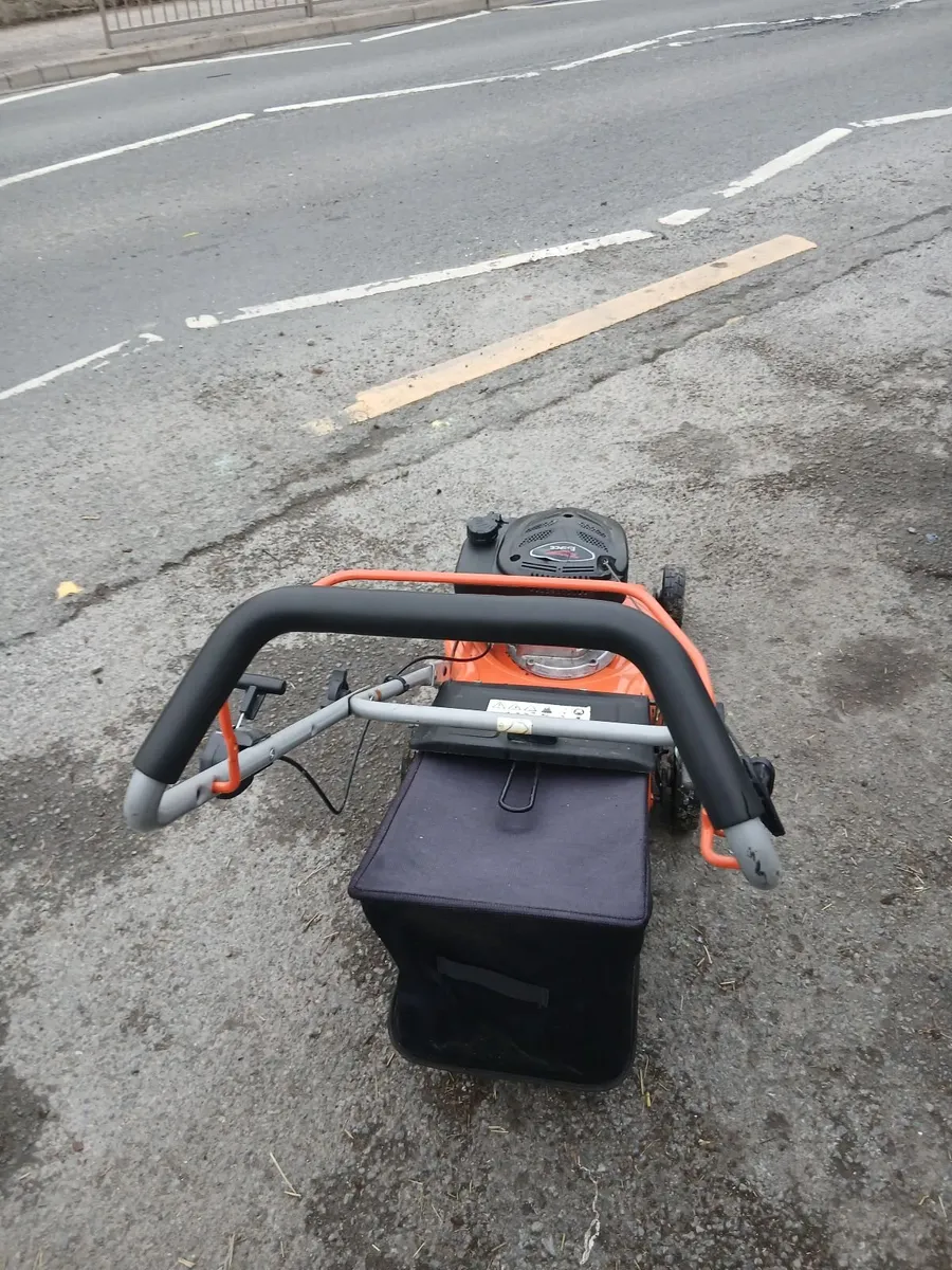 LYSTER push lawnmower working perfect - Image 4