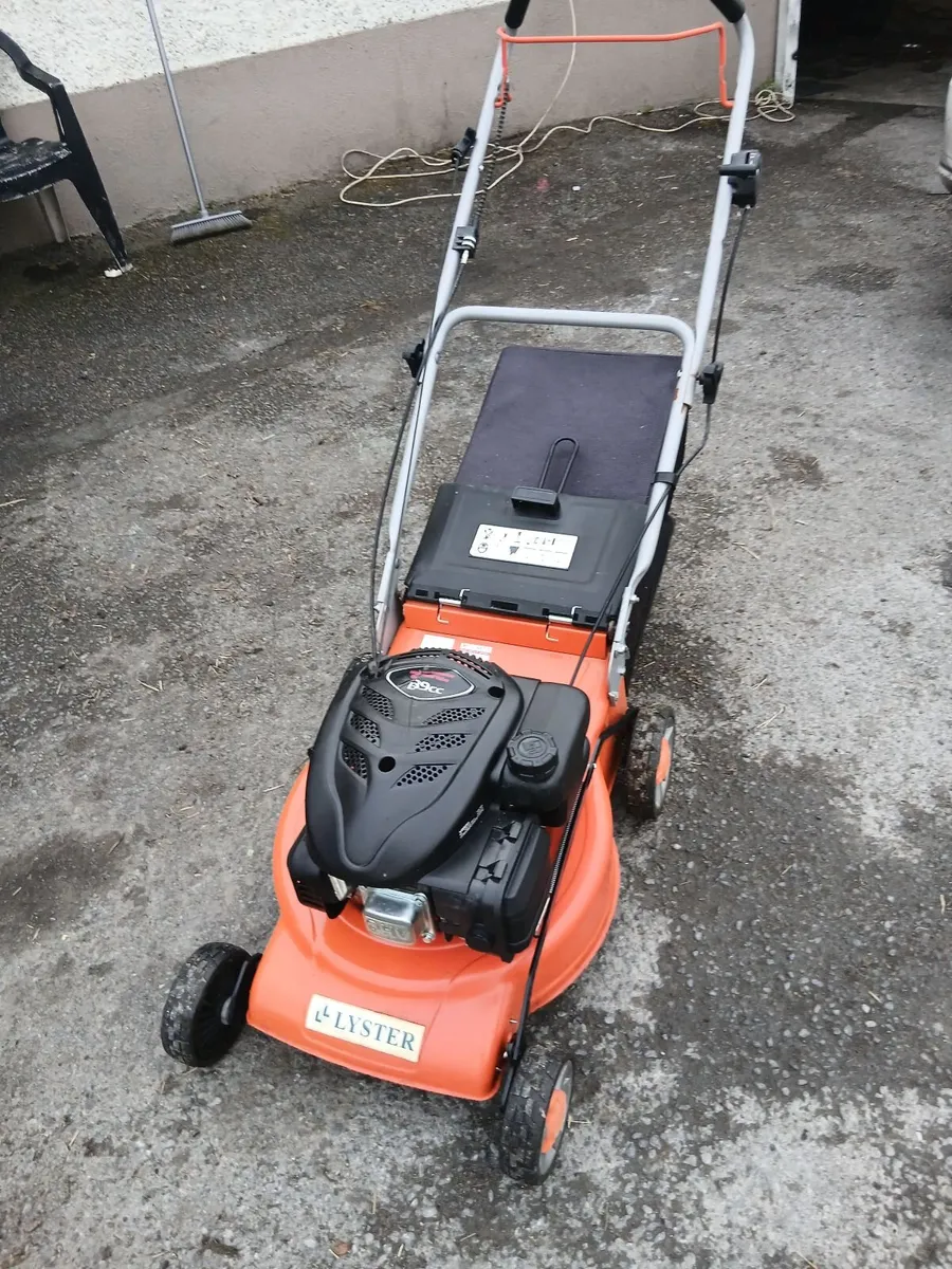 LYSTER push lawnmower working perfect - Image 1