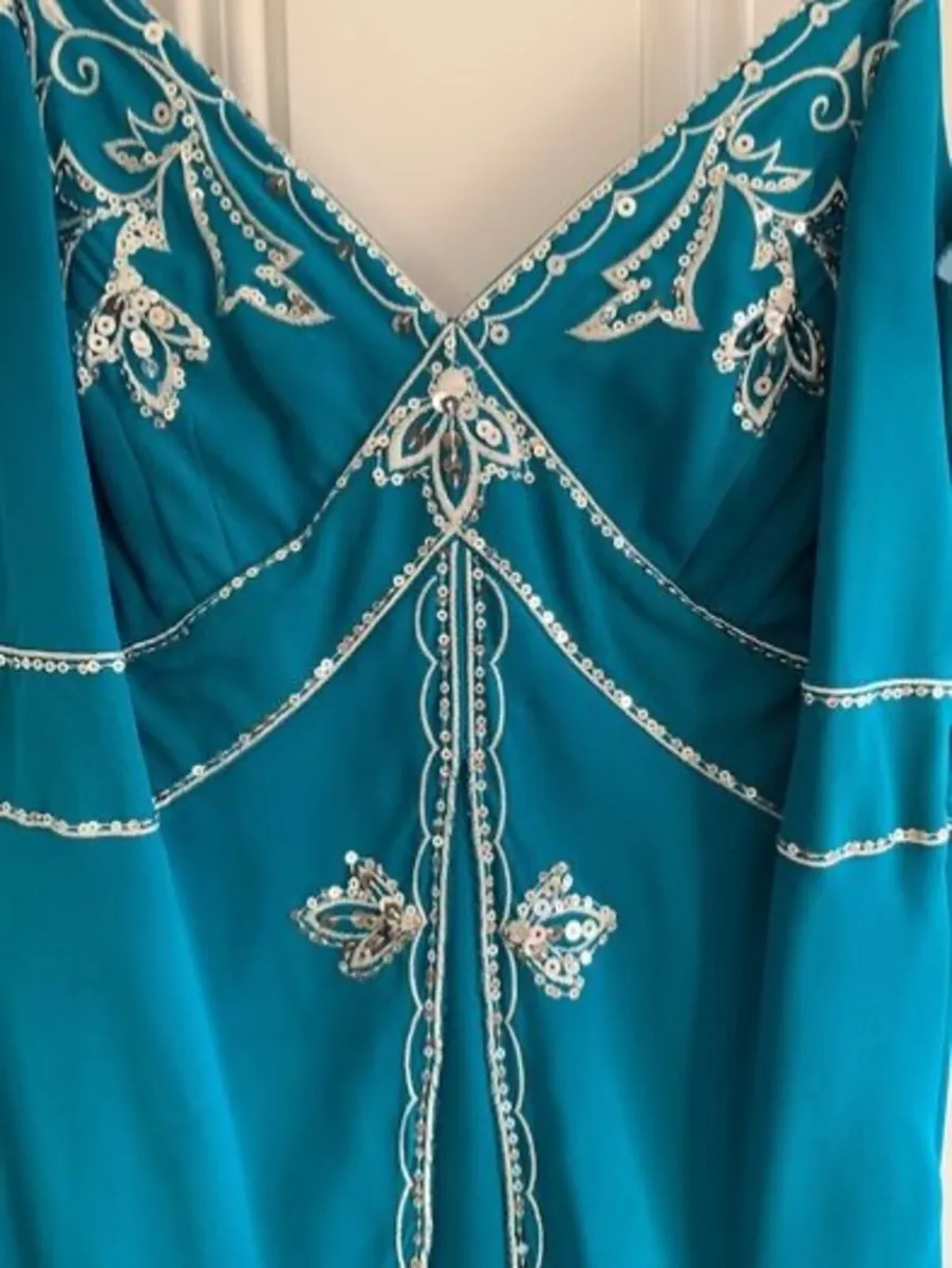 Stunning Ladies Teal Occasion Dress: Size 10 - Image 3