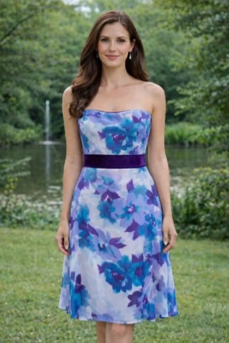 Debenhams Beautiful Floral Cocktail Dress: Size 10 - Image 1