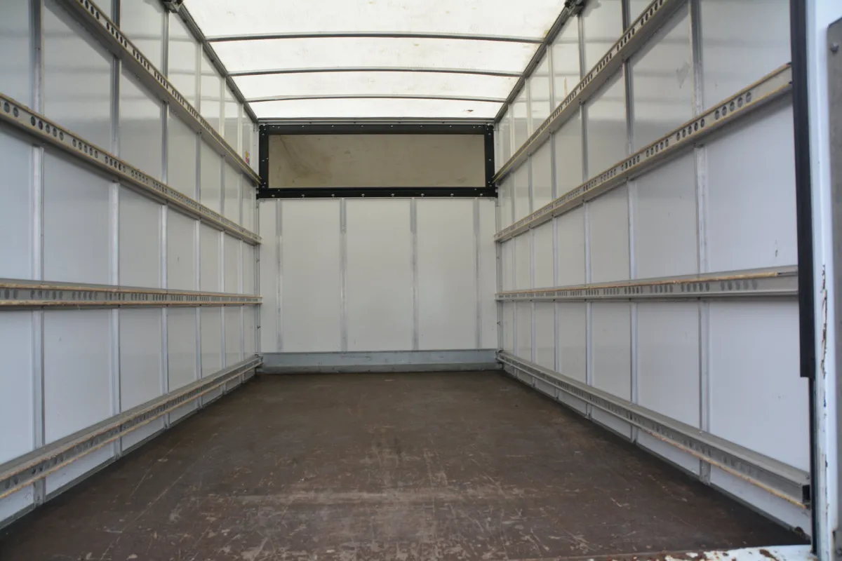 Mercedes-Benz Sprinter Luton Box & Tail Lift - Image 2