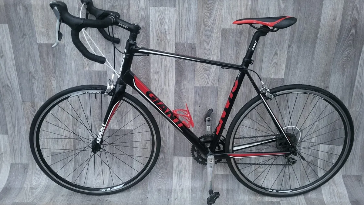 GIANT DEFY,  SUPER LIGHTWEIGHT - Image 2