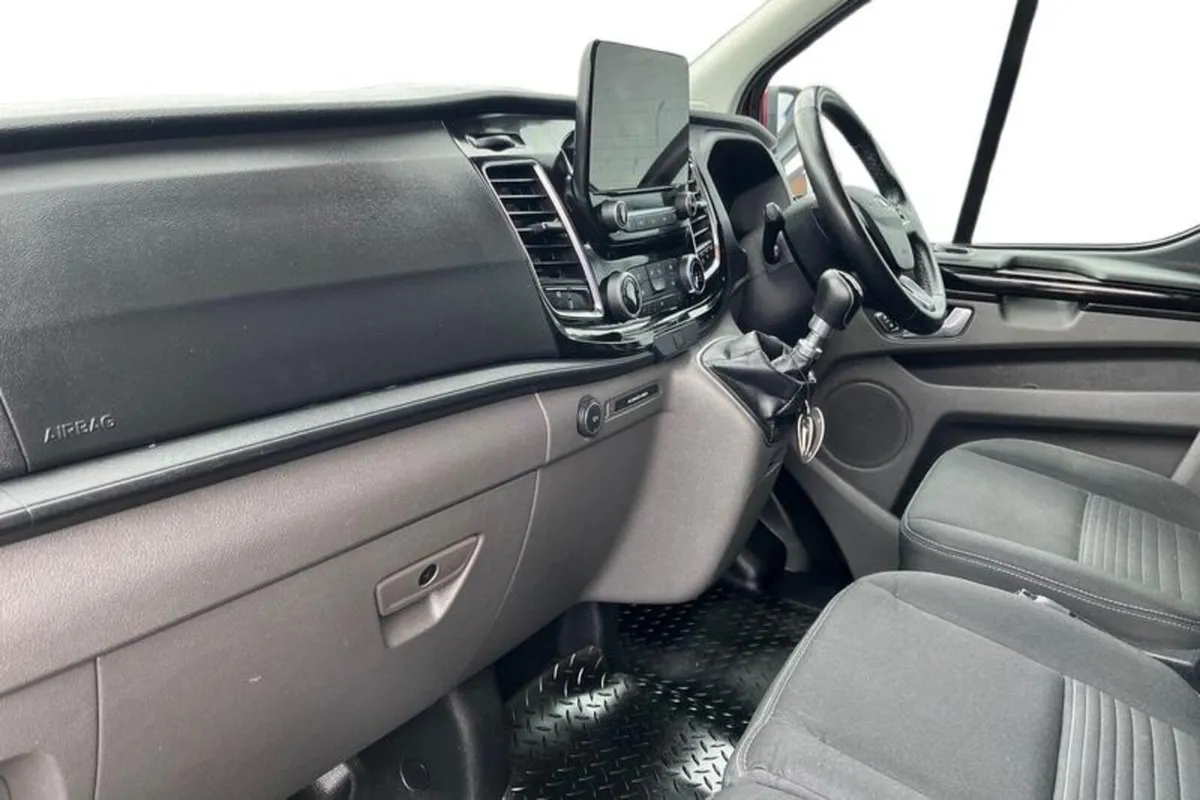Ford Transit Custom 280 L1  FWD 2.0 EcoBlue 130ps - Image 3