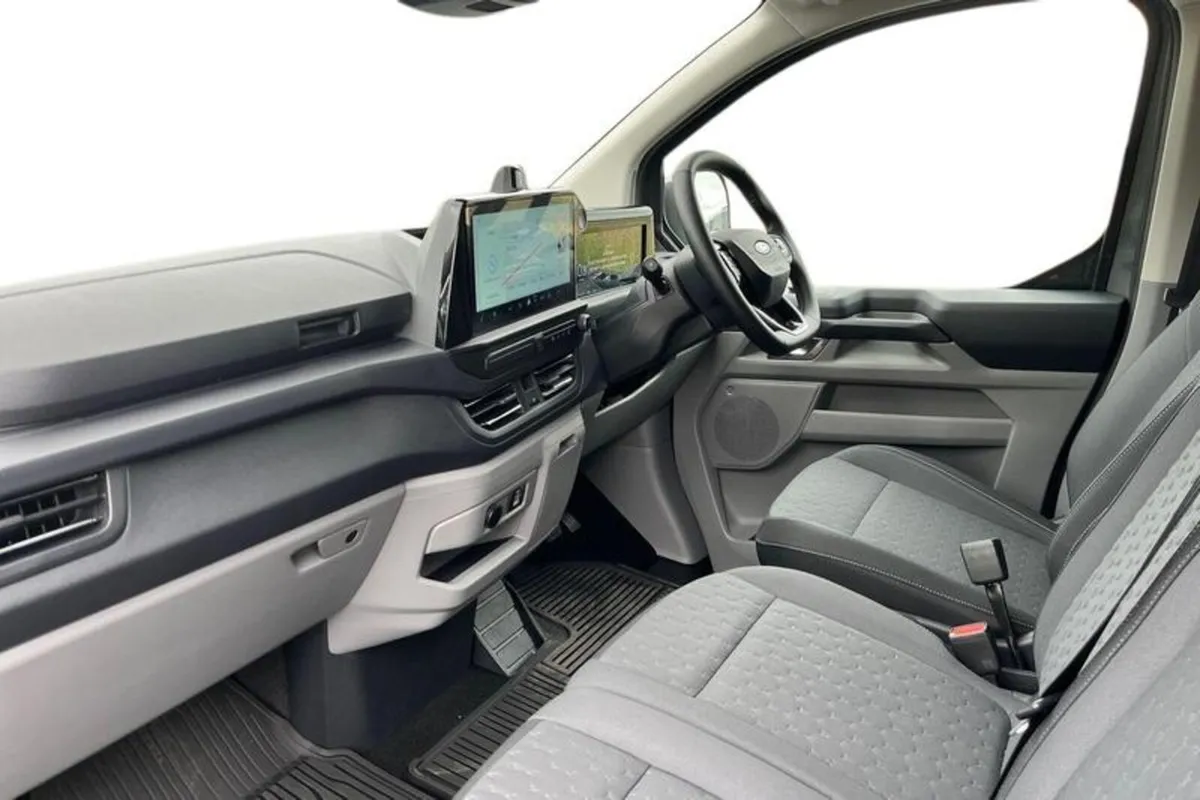 Ford Transit Custom 2.0 320 EcoBlue Limited Crew V - Image 3
