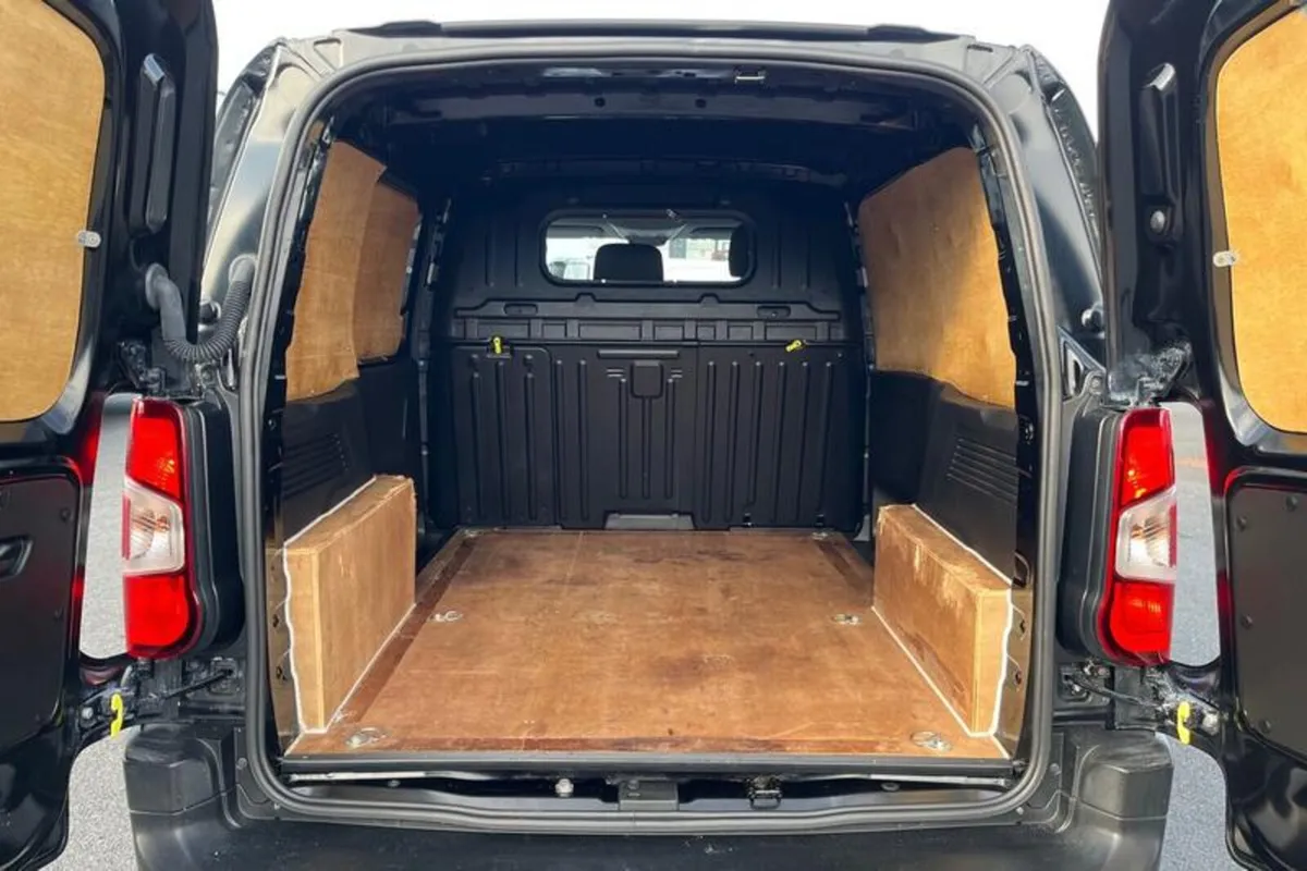 Citroen Berlingo Enterprise Pro 1.5 BlueHDi 1000Kg - Image 4
