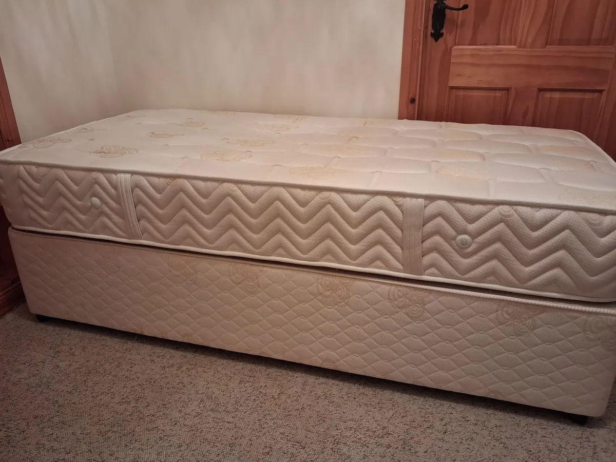 Bed - Image 2
