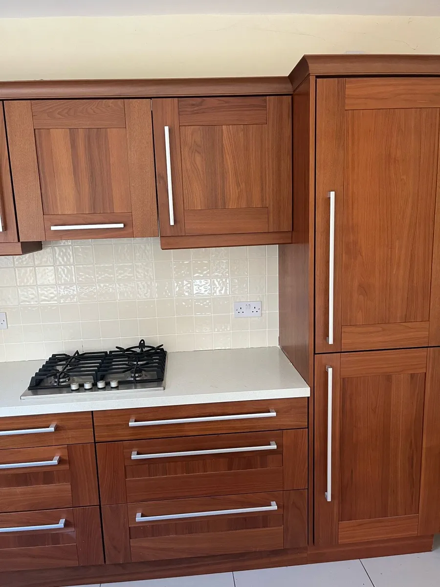 Kitchen units, 2 ovens, 2 microwave & dishwasher - Image 3