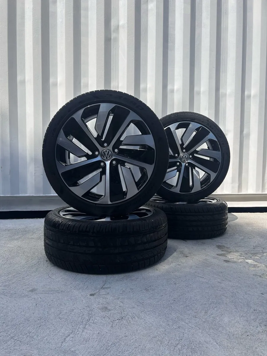 Genuine Volkswagen R Montevideo 19” Alloy Wheels - Image 1