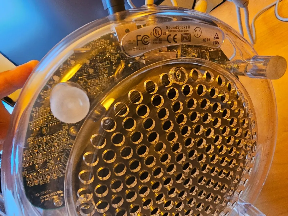 Harman Kardon Soundsticks II Speaker System - Image 3