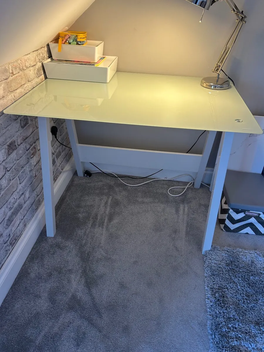 Desk - Image 3