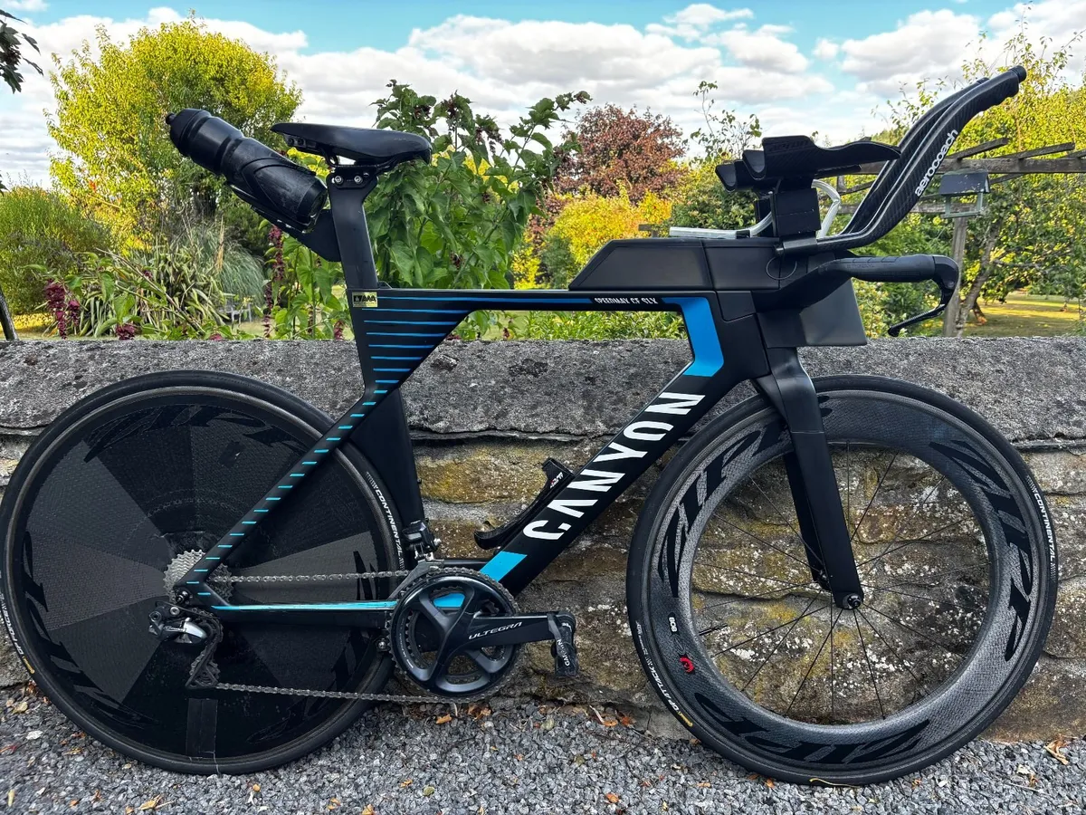 Canyon Speedmax CF SLX 8.0 Di2 TT Triathlon Bike - Image 1