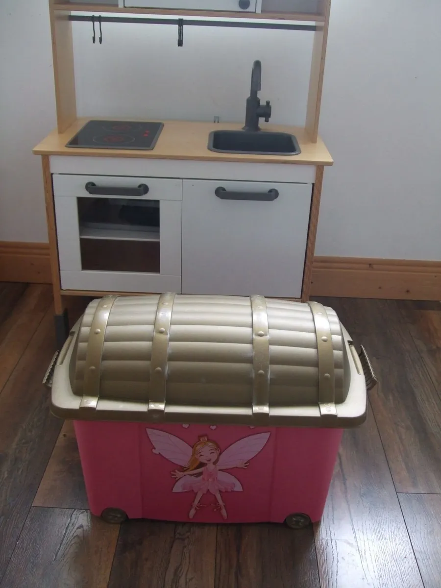Children's play kitchen - Image 4