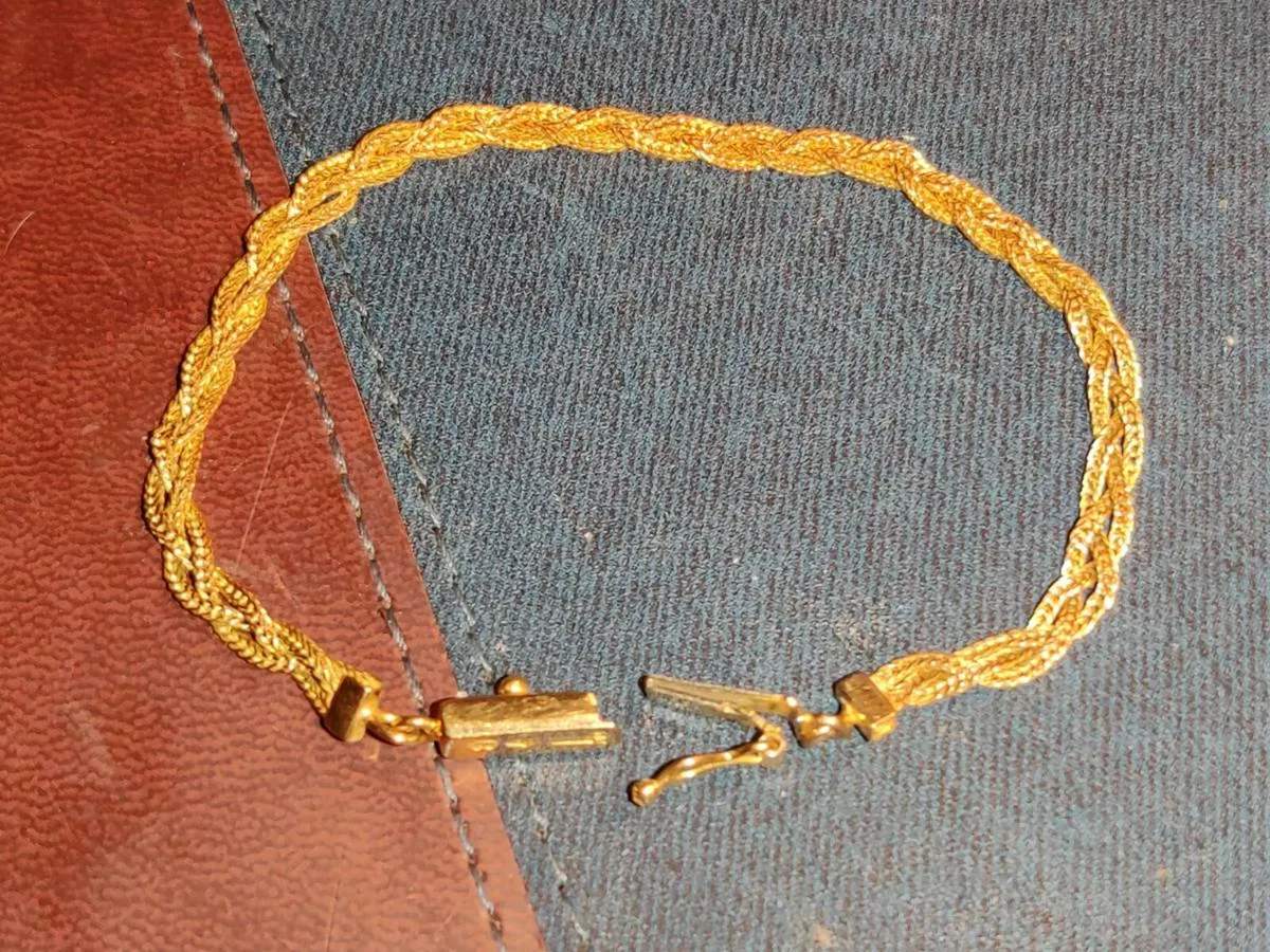 RARE, CHUNKY WEAVER, 9CT Gold New Heavy Bracelet ! - Image 1