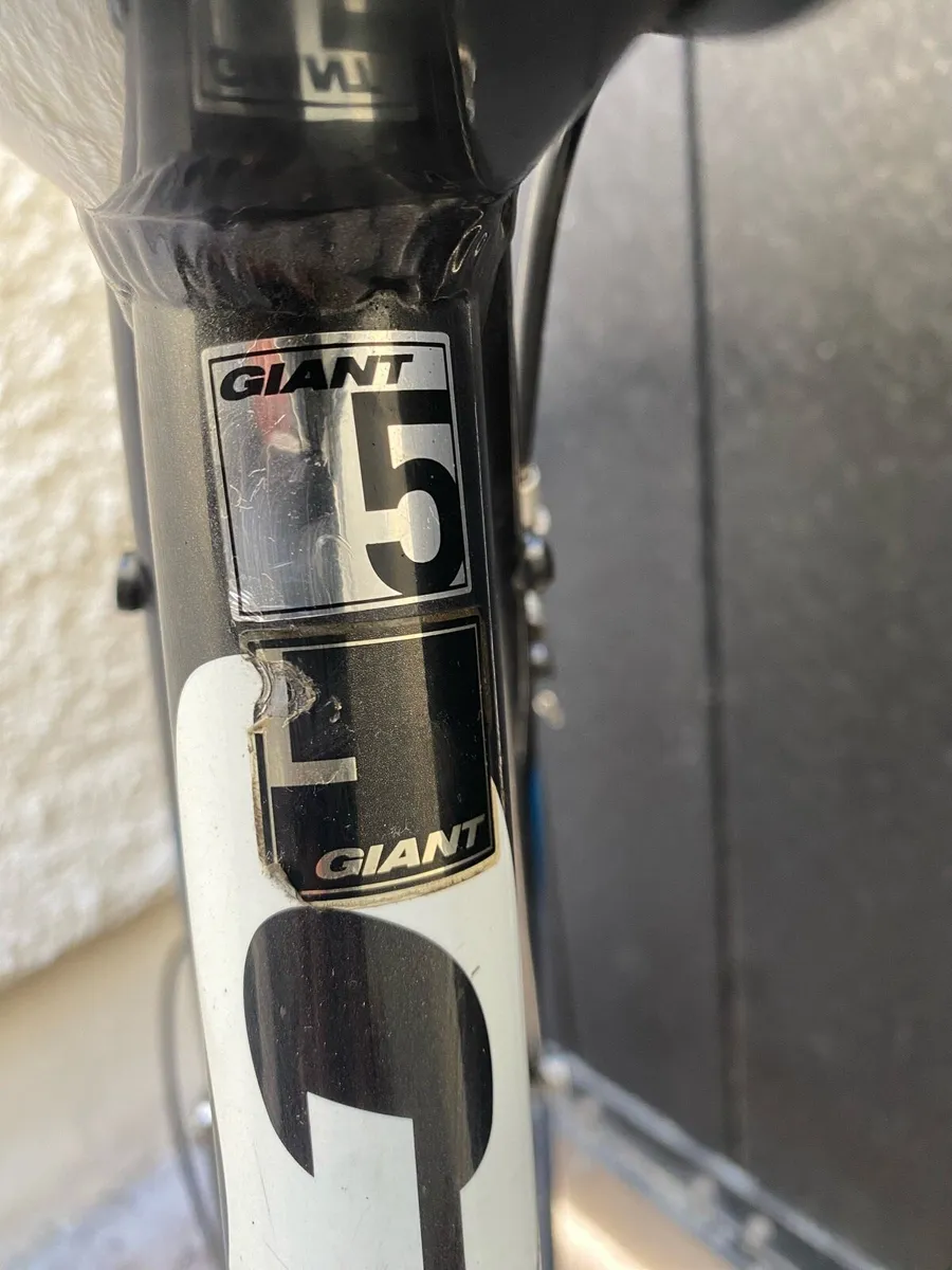 Giant defy 5 L 22 inch frame 700x25c wheels - Image 3