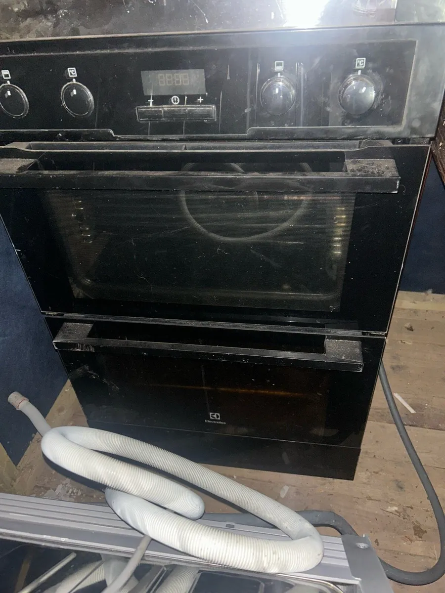 Oven - Image 1