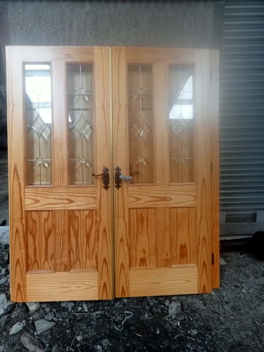 Red deal doors - Image 2