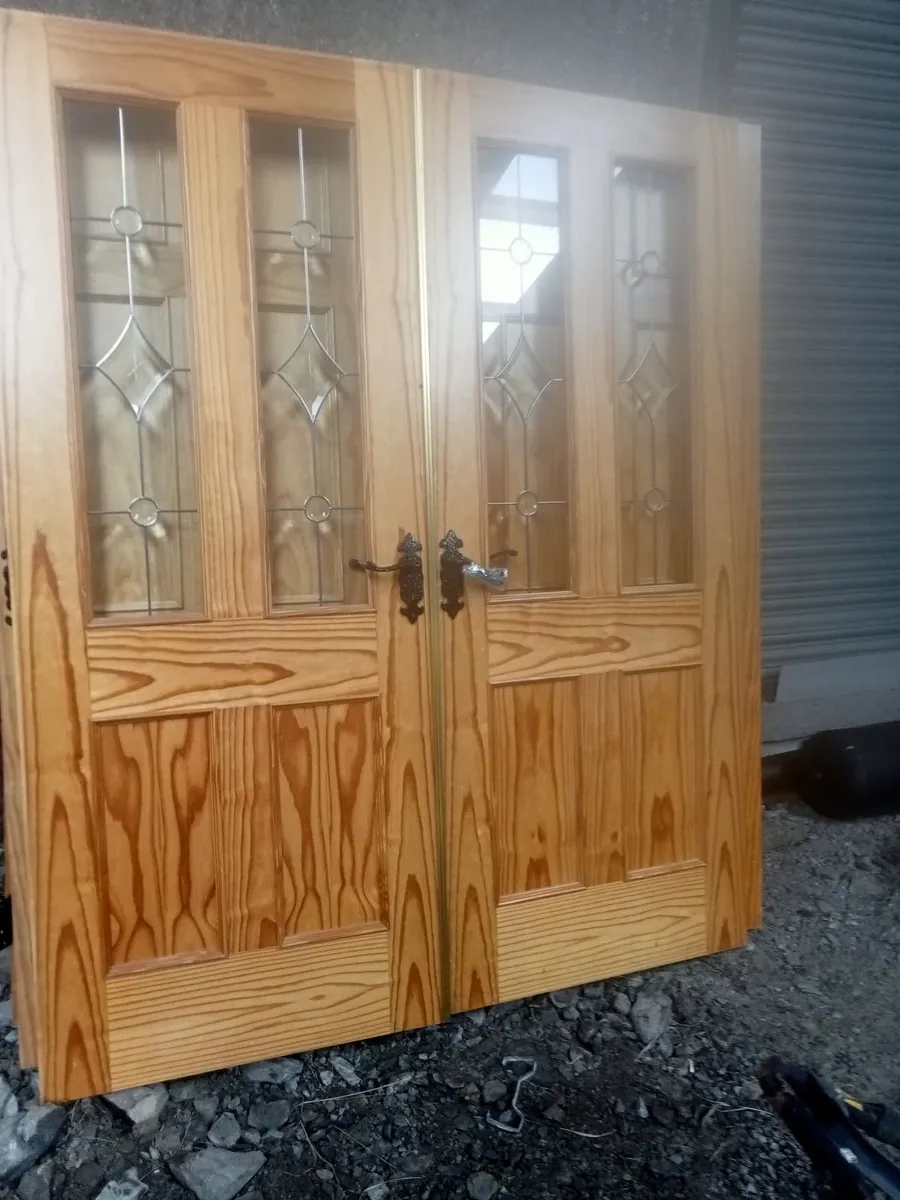 Red deal doors - Image 3