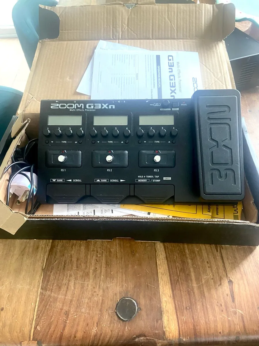 Zoom g3xN Multiple Effects Pedal - Image 1