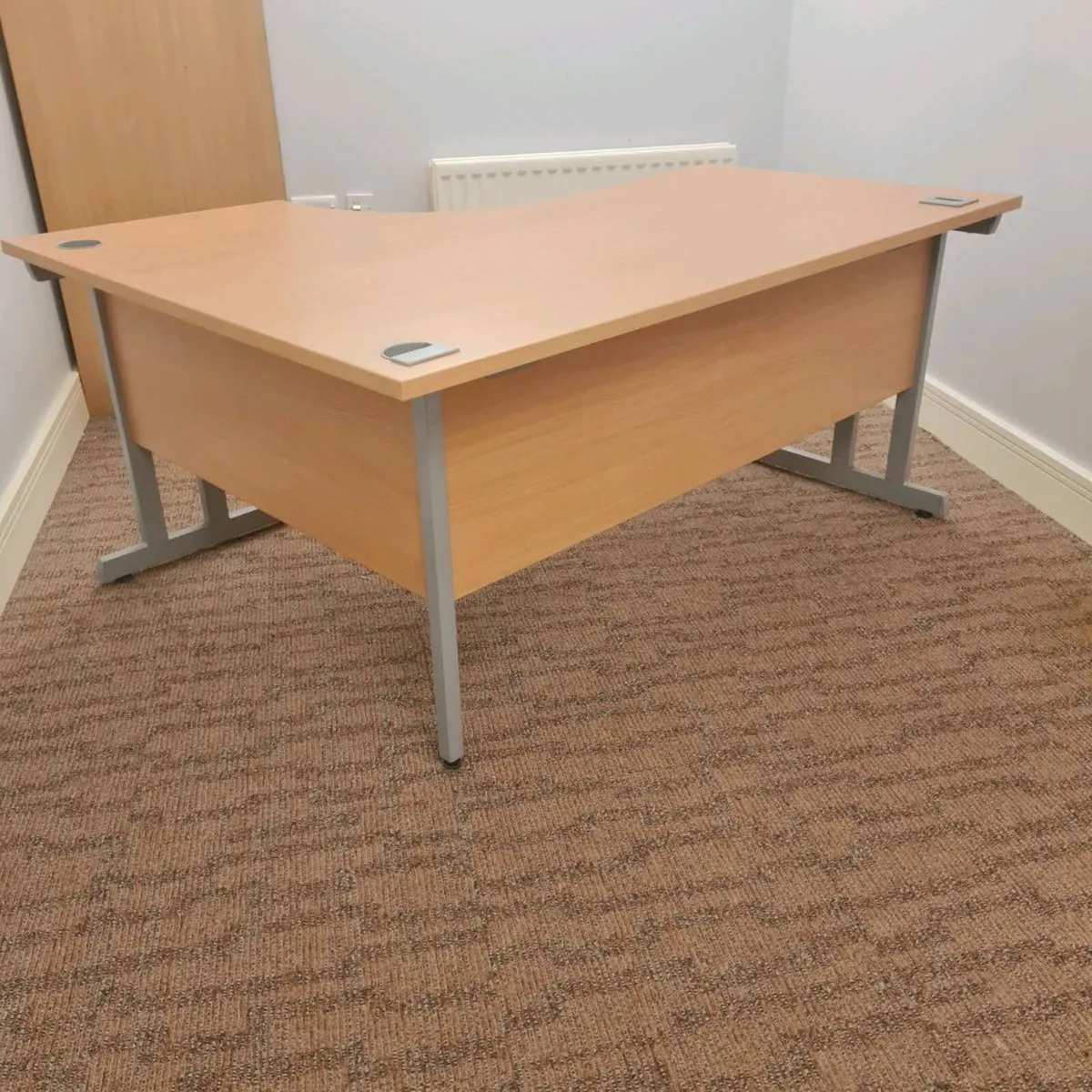 Beech managers corner office desk - Image 1
