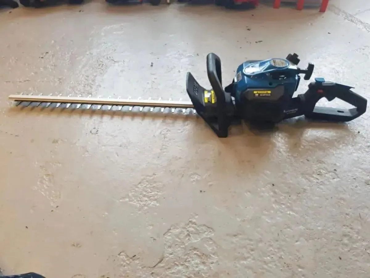 HYUNDAI PETROL HEDGETRIMMER - FOR SALE - Image 3