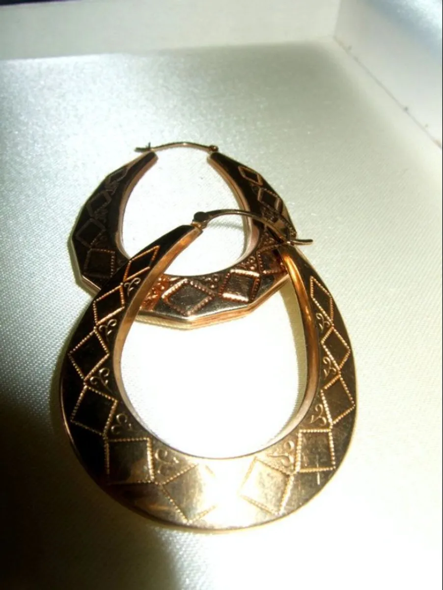 Vintage Hallmarked 9ct Gold Hoop Earrings - Image 3