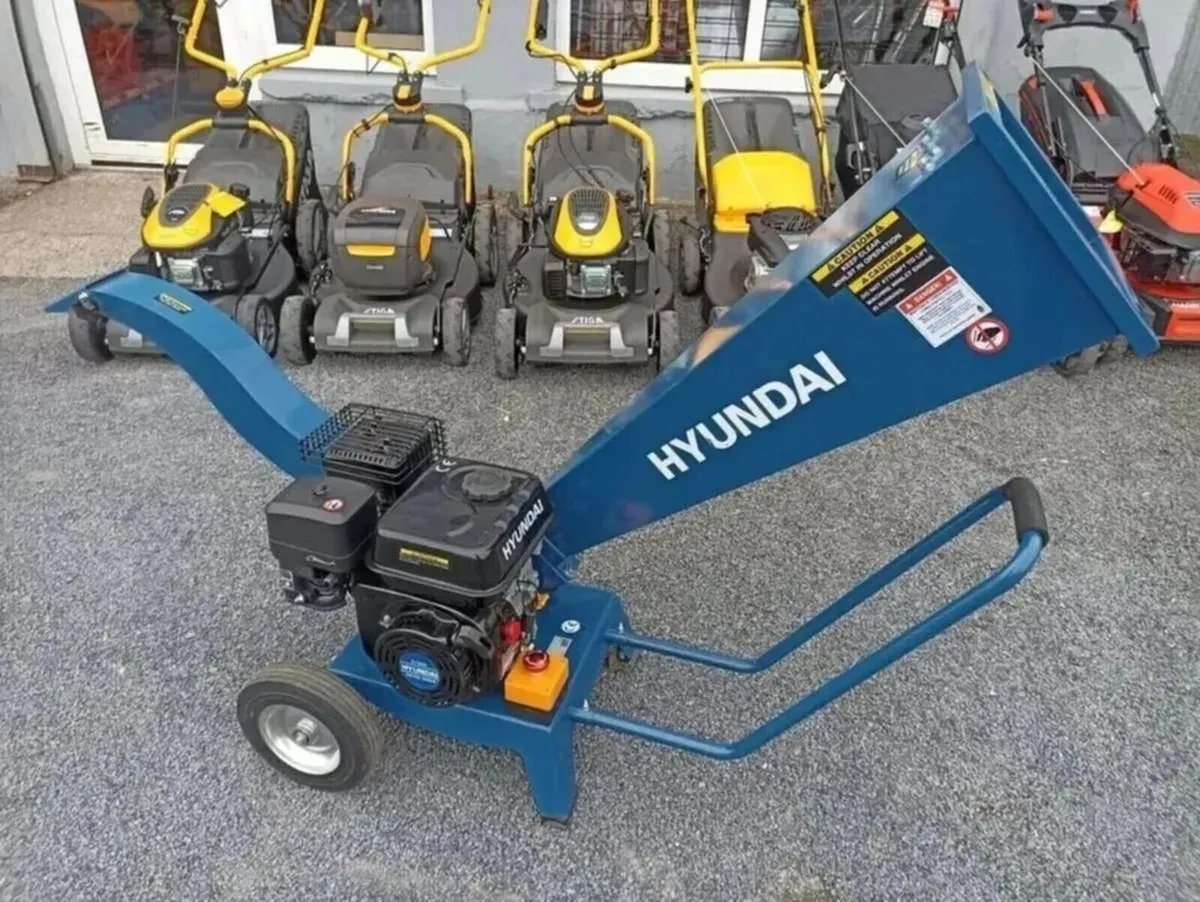 WOOD CHIPPER SHREDDER - FOR HIRE - Image 2