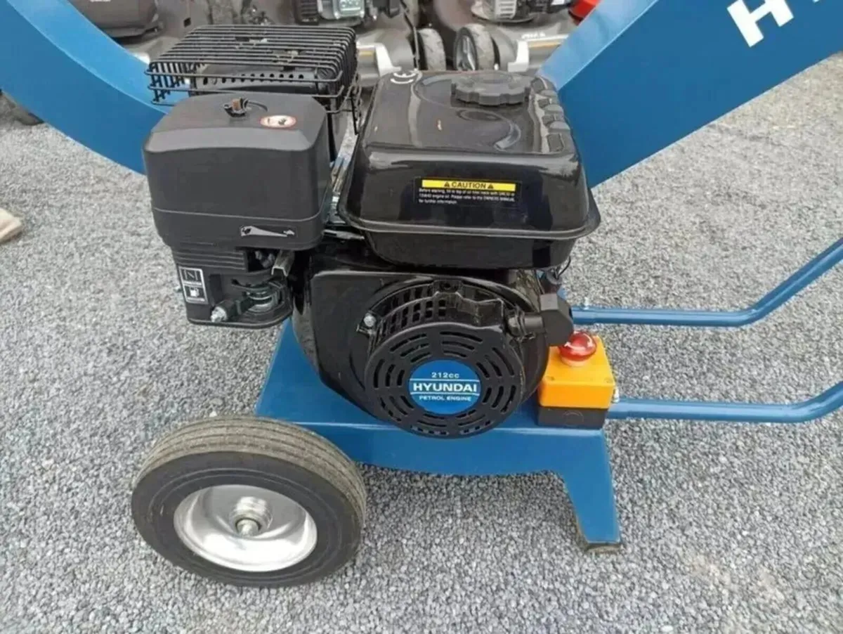WOOD CHIPPER SHREDDER - FOR HIRE - Image 3