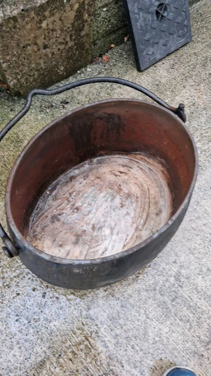 Original cast iron pot - Image 4