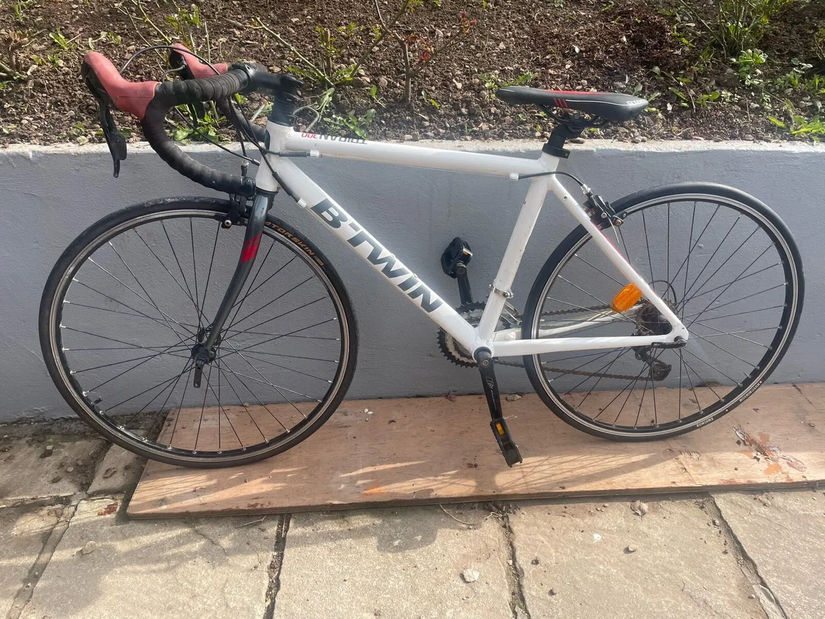 B’Twin junior racing bike - Image 2