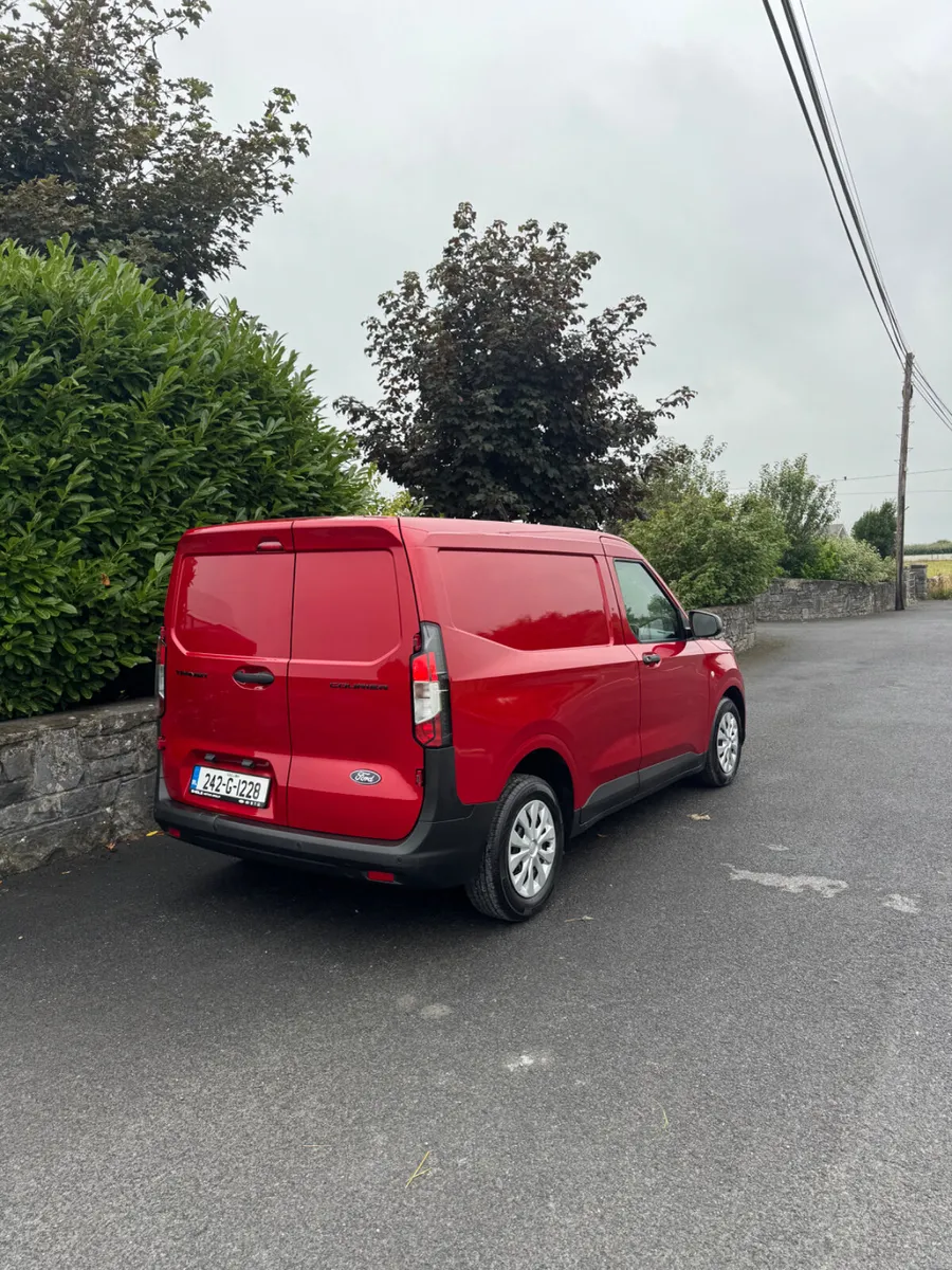 Ford Courier 2024 - Image 2