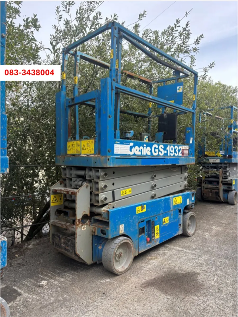 Genie GS-1932 Scissor Lift - Image 1