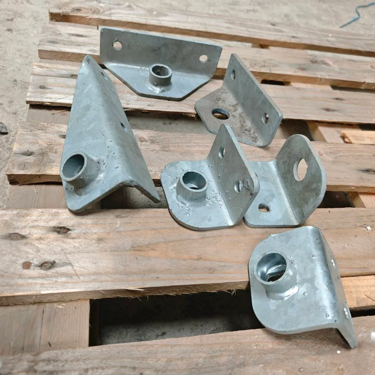 Gate Hanging Brackets