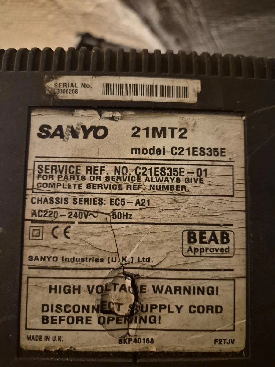 Sanyo 21inch crt tv  retro video game - Image 2