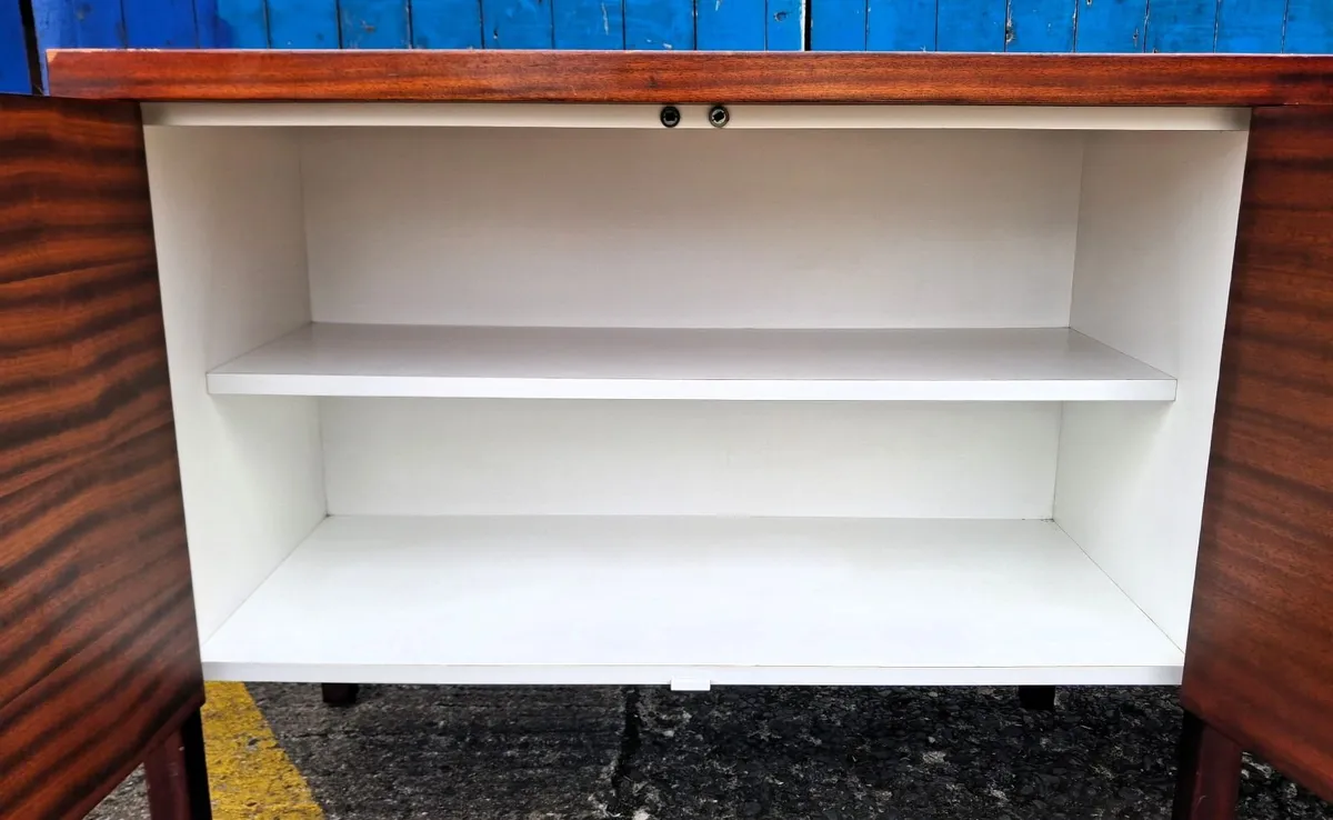 MID CENTURY SIDEBOARD - Image 3