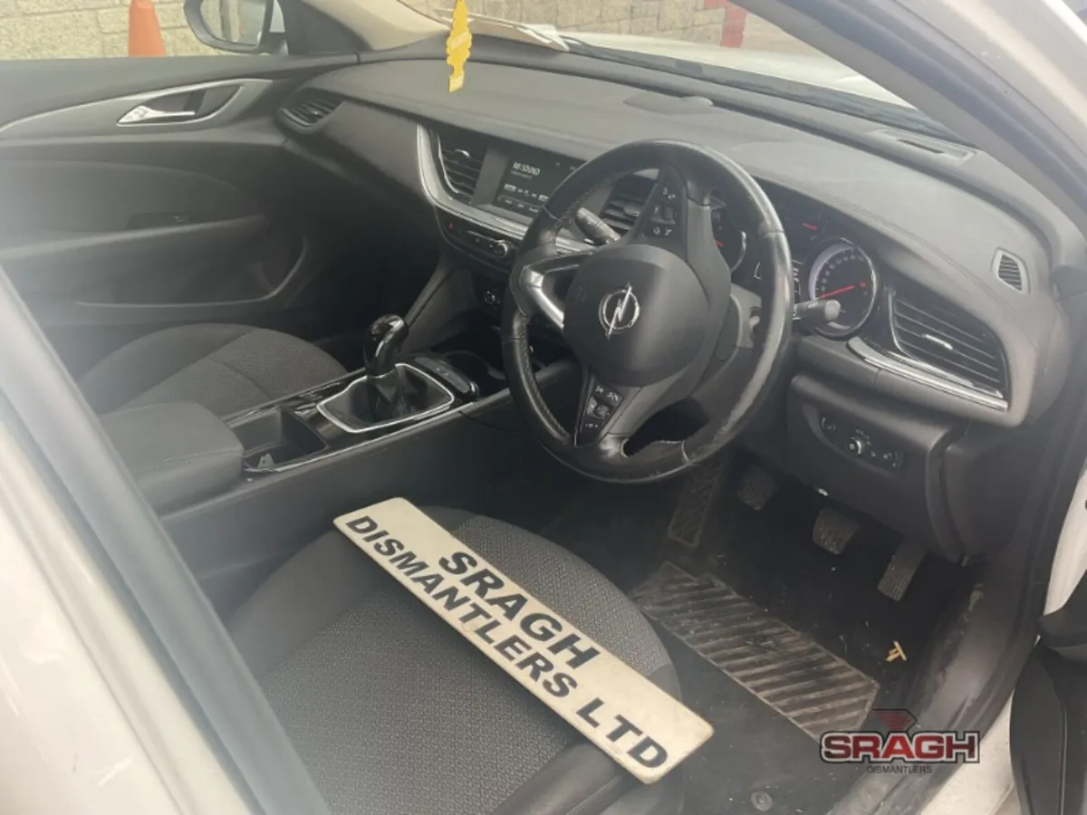 OPEL INSIGNIA COLLECTION - Image 2