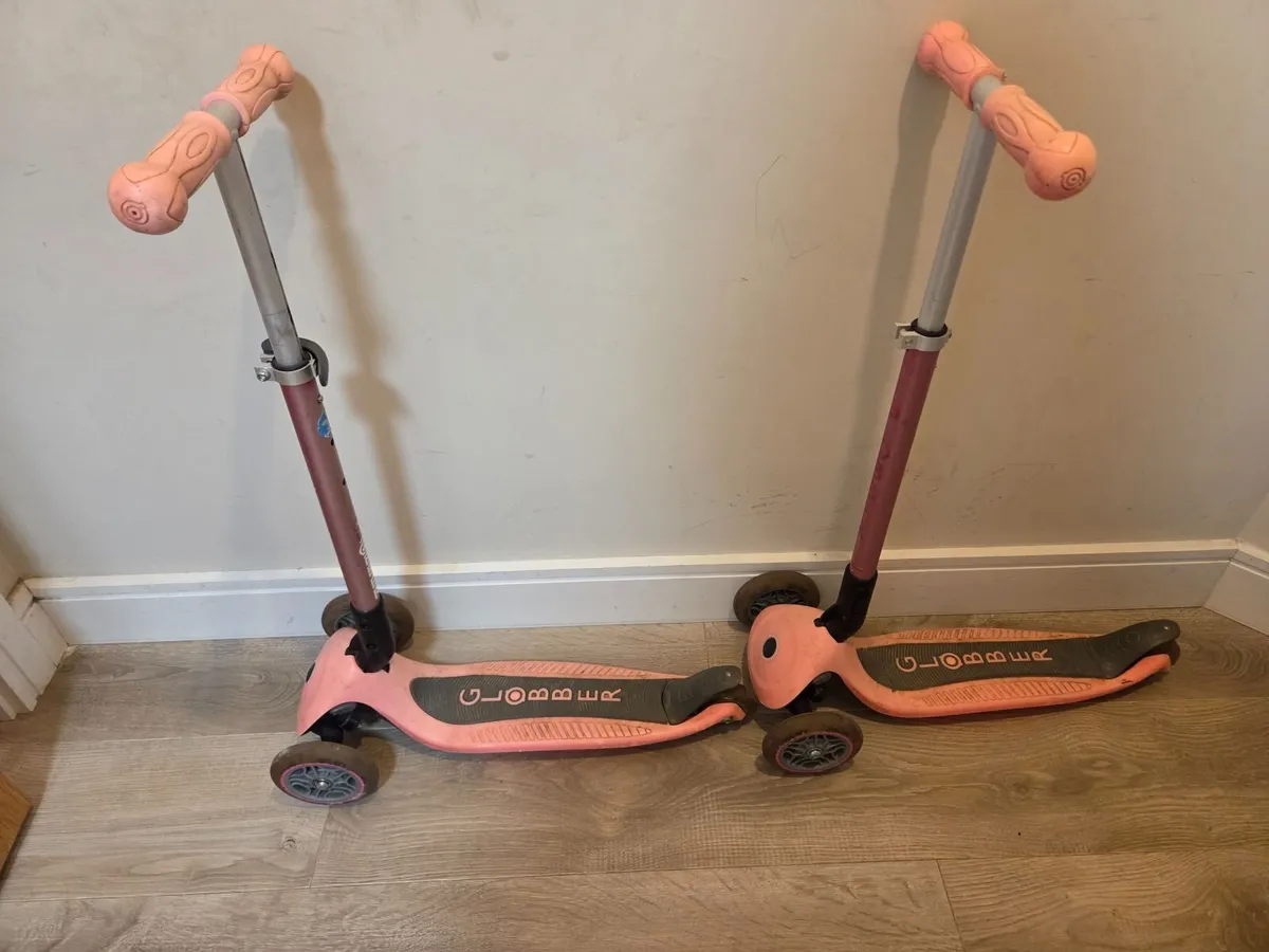 Kids Globber  scooter - Image 1