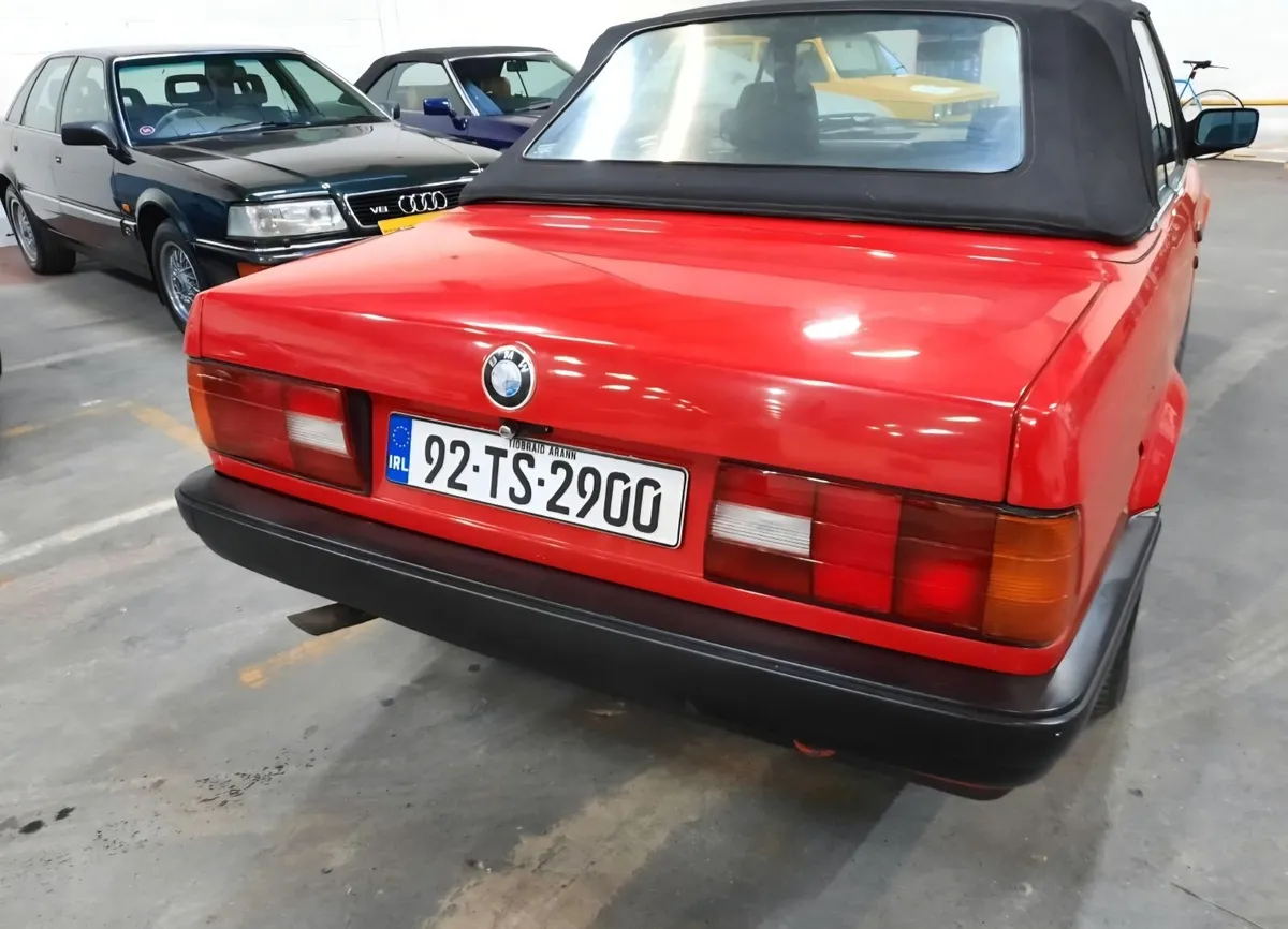 BMW 3-Series 1992 - Image 2