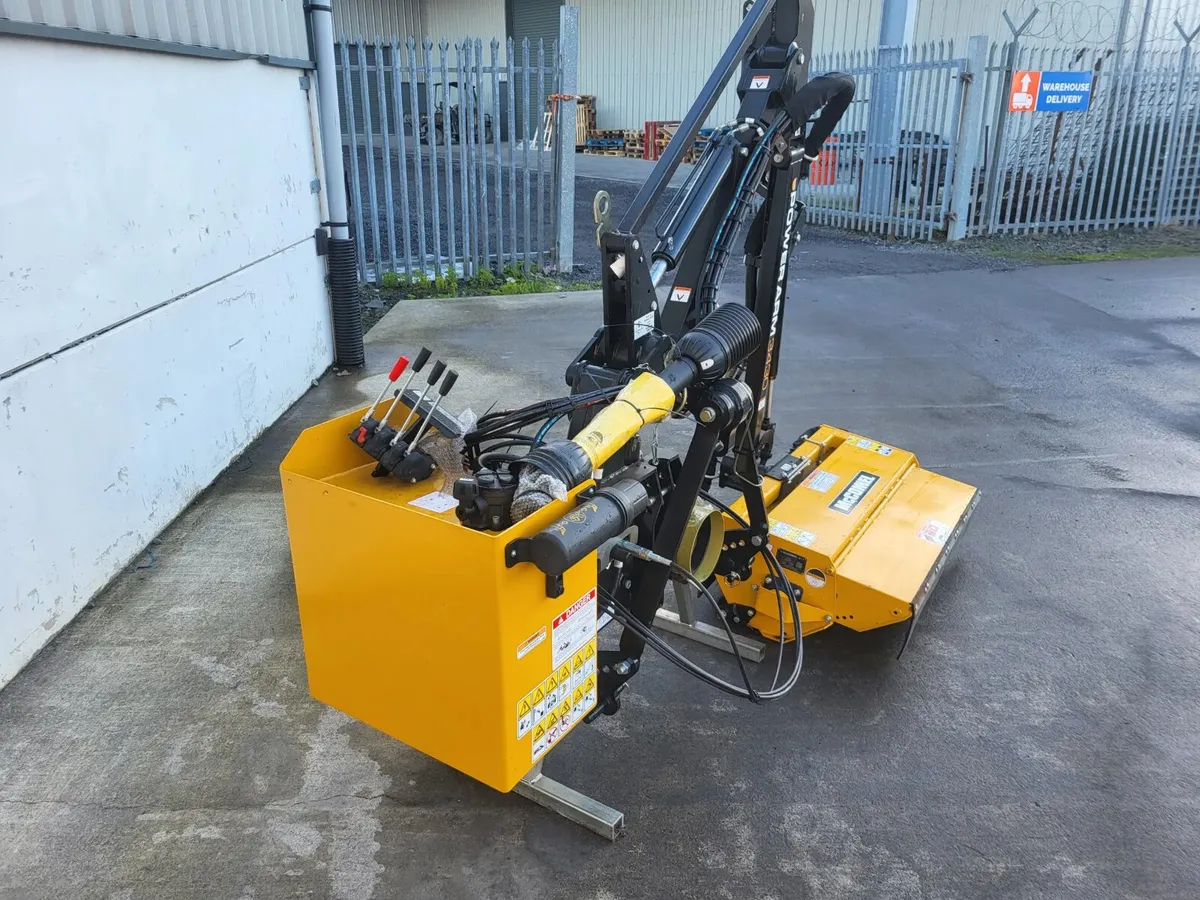 New McConnel PA3430 Hedgecutter - Image 3