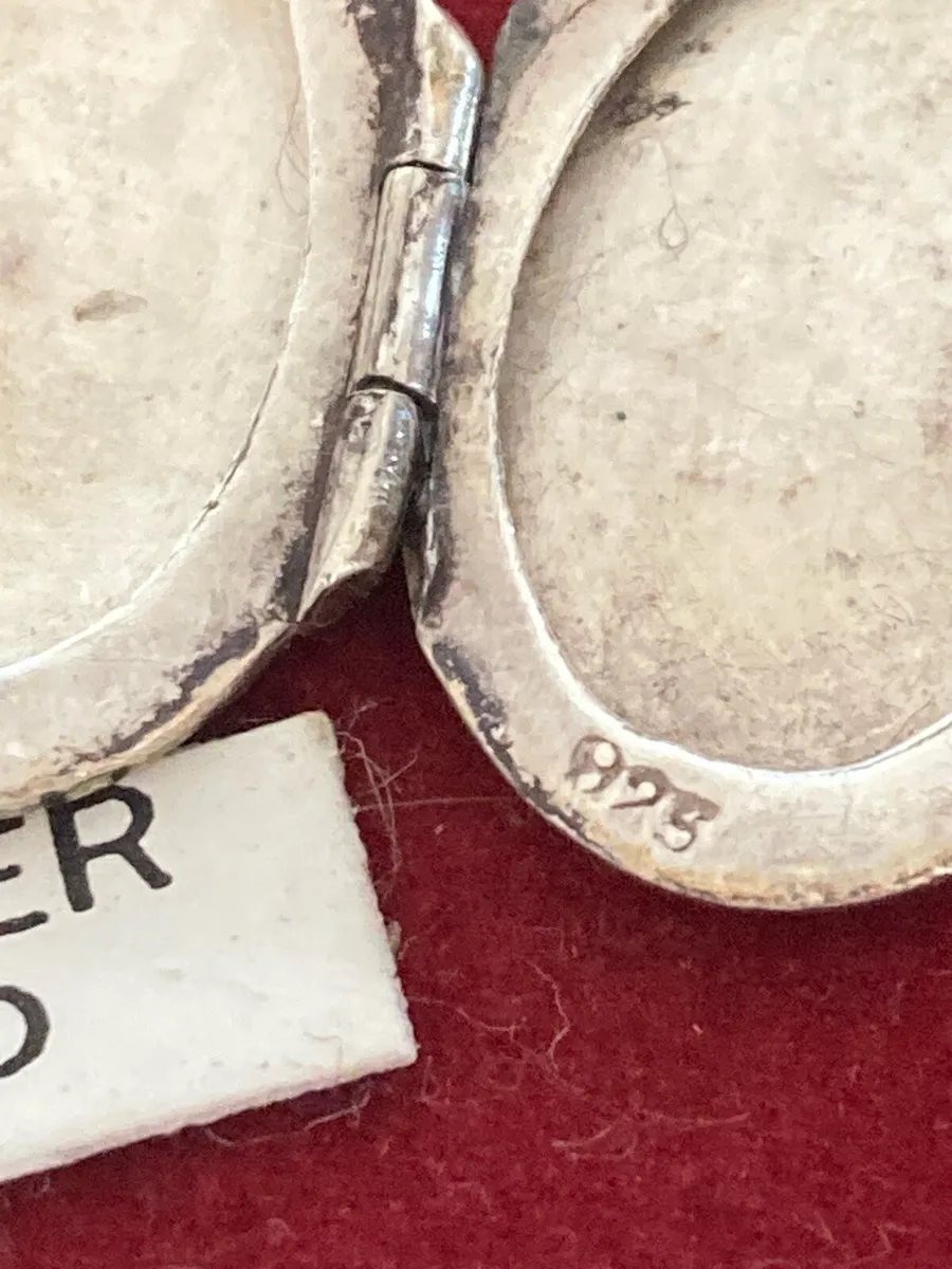 Sterling Silver locket and chain vintage - Image 3