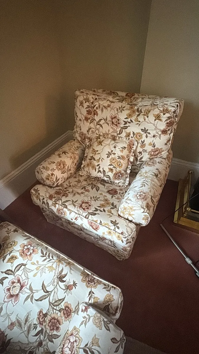 3 Piece Sofa Set & Matching Foot Rest - Image 4