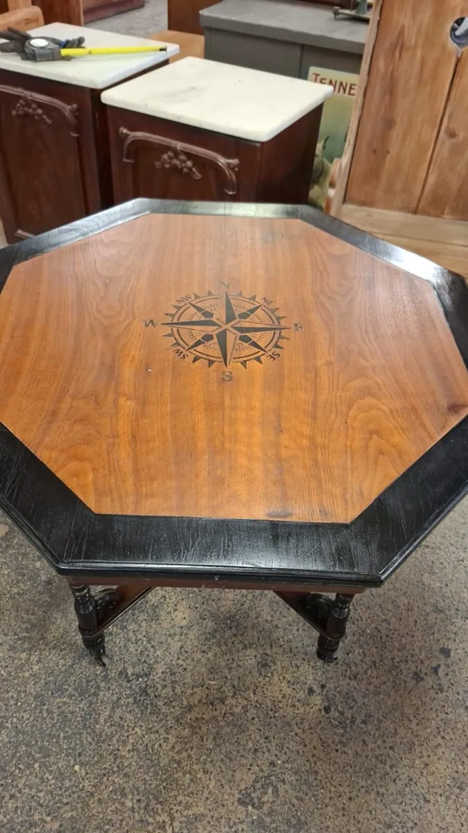 Early 1900s centre table - Image 1