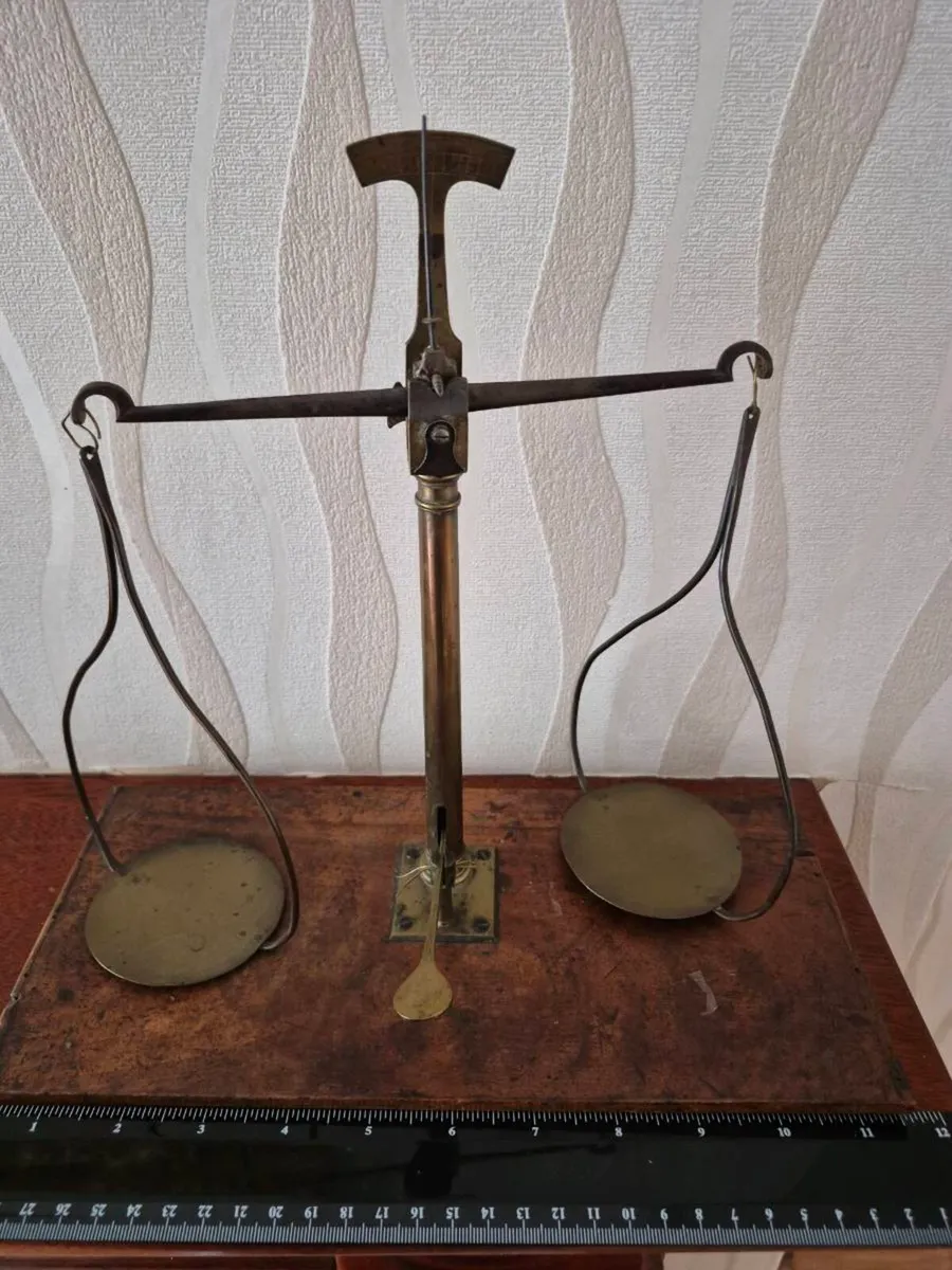 Brass scales of justice - Image 1